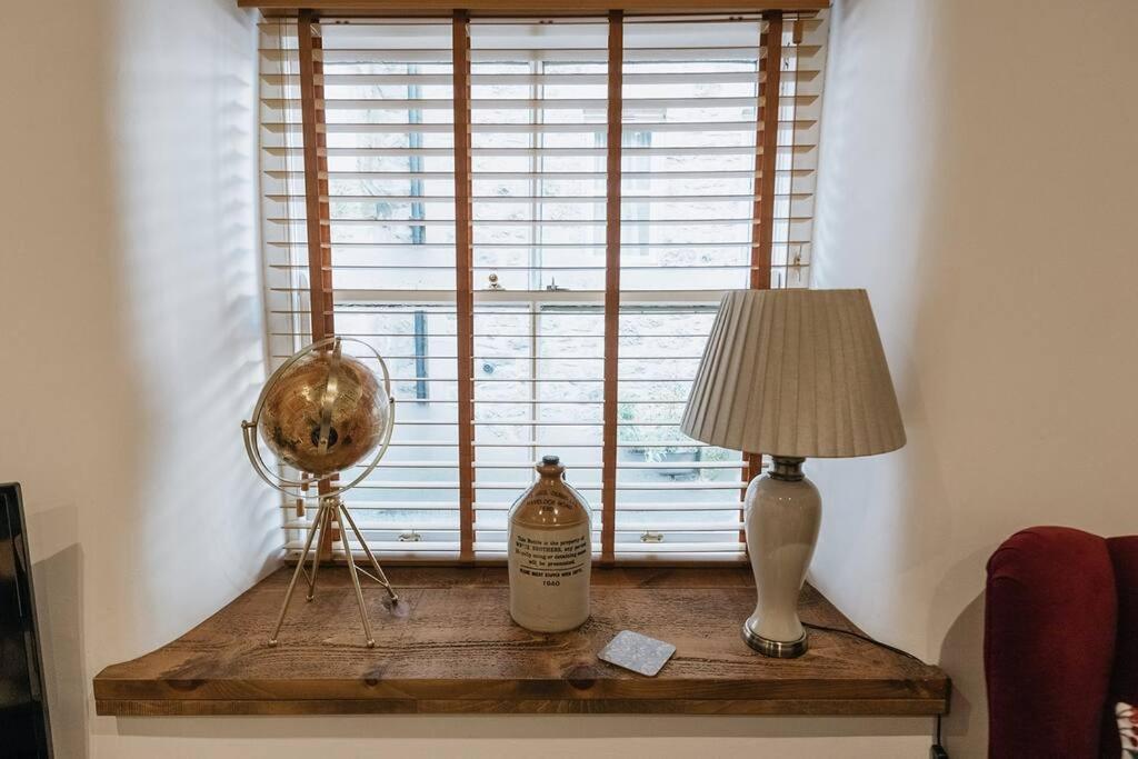 Fryers Cottage - Beautiful 2 Bedroom Town & Country Cottage On Edge Of Peak District Wirksworth Exterior foto