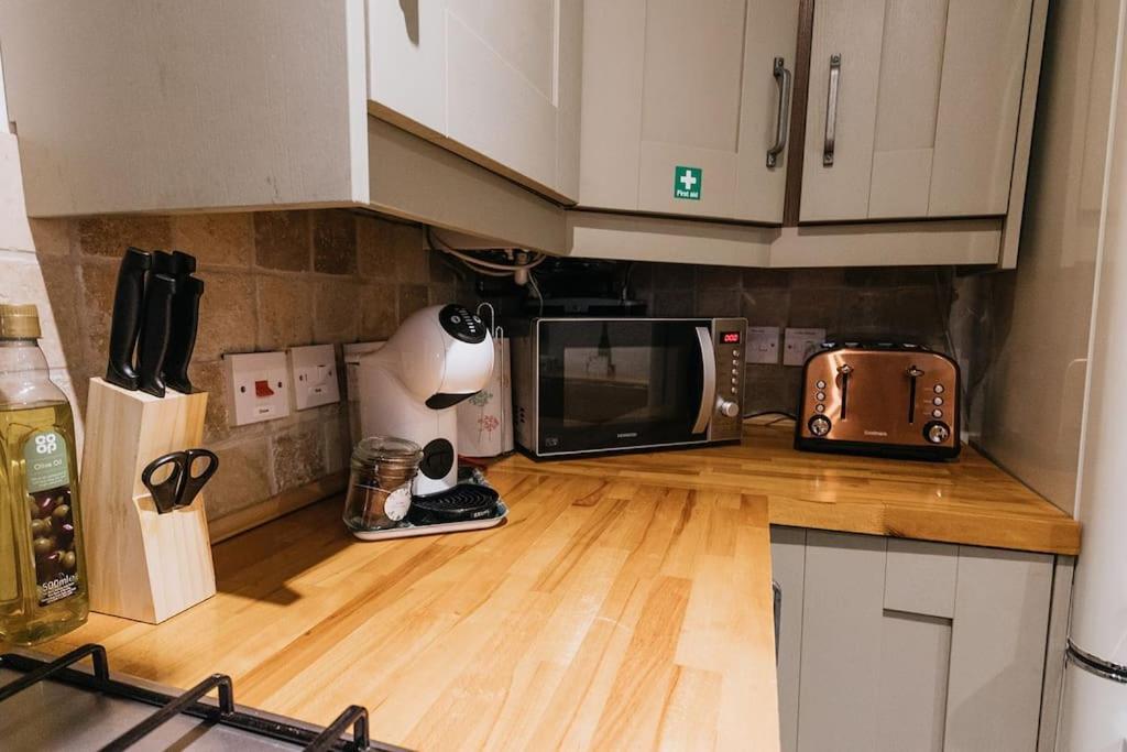 Fryers Cottage - Beautiful 2 Bedroom Town & Country Cottage On Edge Of Peak District Wirksworth Exterior foto