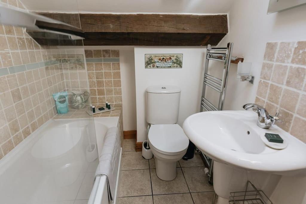 Fryers Cottage - Beautiful 2 Bedroom Town & Country Cottage On Edge Of Peak District Wirksworth Exterior foto